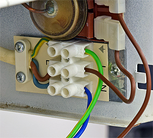 id classic ff250 mains terminal block.jpg